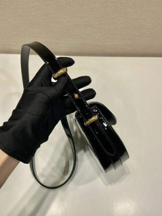 Picture of Prada Handbags _SKUfw185751752fw